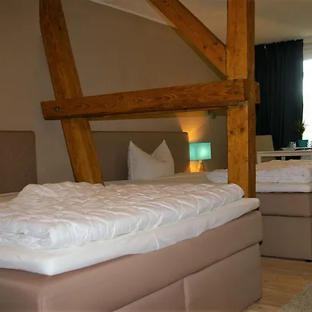 戈尔登贝克凯赛尔假日公园 *